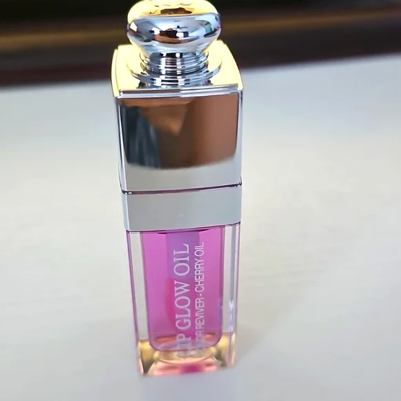 Dior Addict Lip Glow Oil - Cherry Oil Pink Lilac 062 - Picture 4 of 7